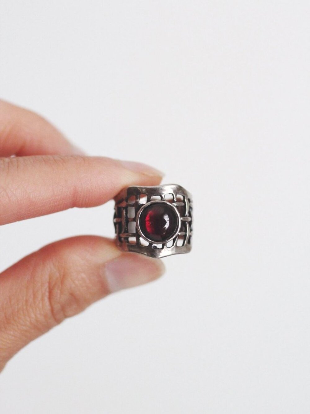Modernist Brutalist Sterling Silver Garnet Statement Ring Grid Net A.S. Israel 9 - Picture 3 of 8